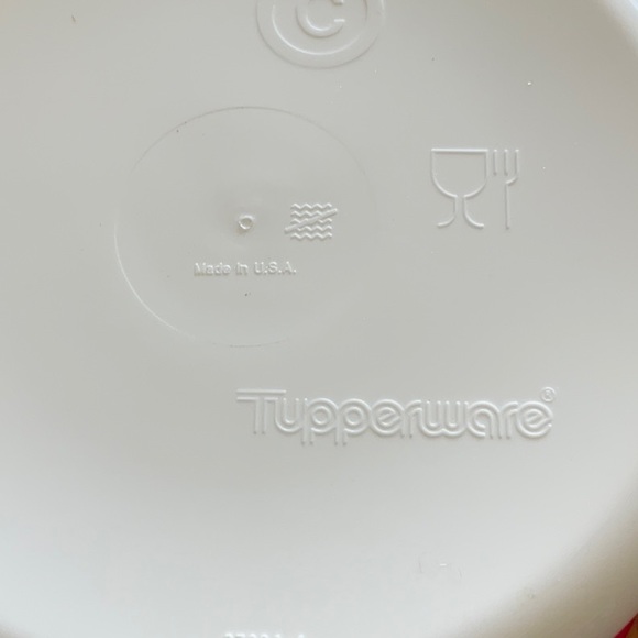 Tupperware Snowman Jr. Snack Canister - Picture 3 of 6